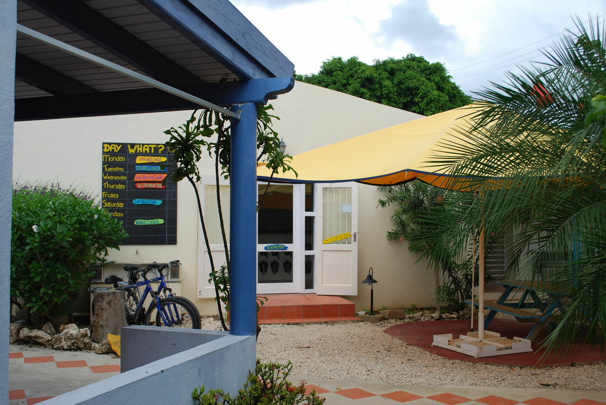 Caribbean Club Bonaire Aparthotel Exterior photo